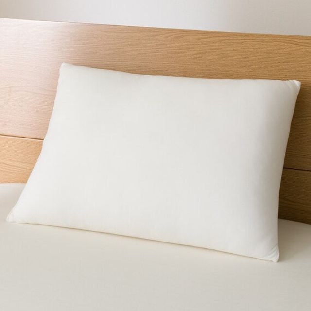 FLUFFY POLYESTER PILLOW2 P2209