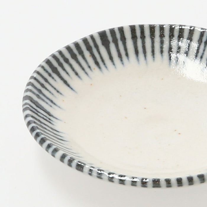 LIGHTWEIGHT SMALL DISH KARUEKURE SOMETOKUSA