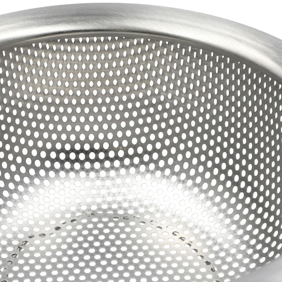 18CM PUNCHING COLANDER